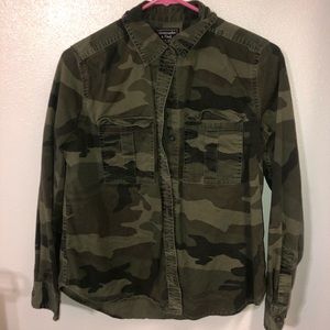 CAMO BUTTON DOWN FLANNEL